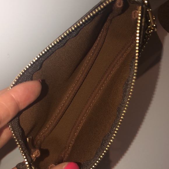 Louis Vuitton Mini Pochette Accessoires - Picture 5 of 6